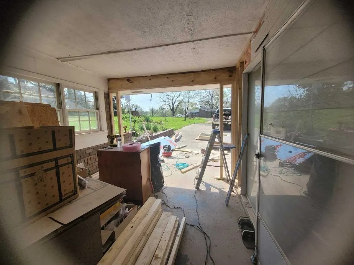 Air movers and dehumidifier for Drying & Dehumidification in Claiborne